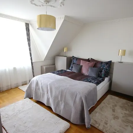 Aranyhaj Apartment
